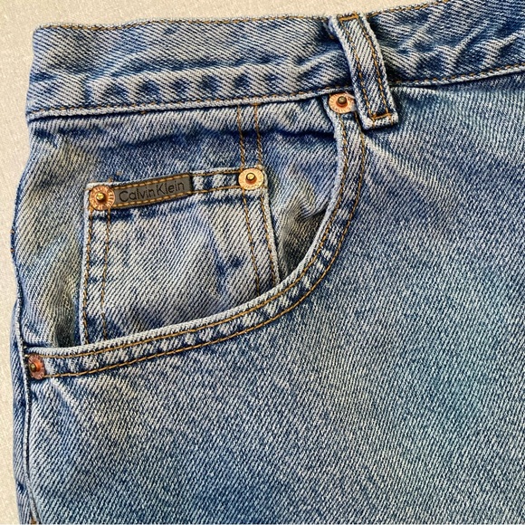 Calvin Klein, Women’s, size 12, Cuffed, 100% cotton, short, Blue Jean shorts. - Picture 3 of 12